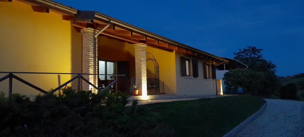 Agriturismo Tenuta Santa Maria Notaresco Exteriör bild