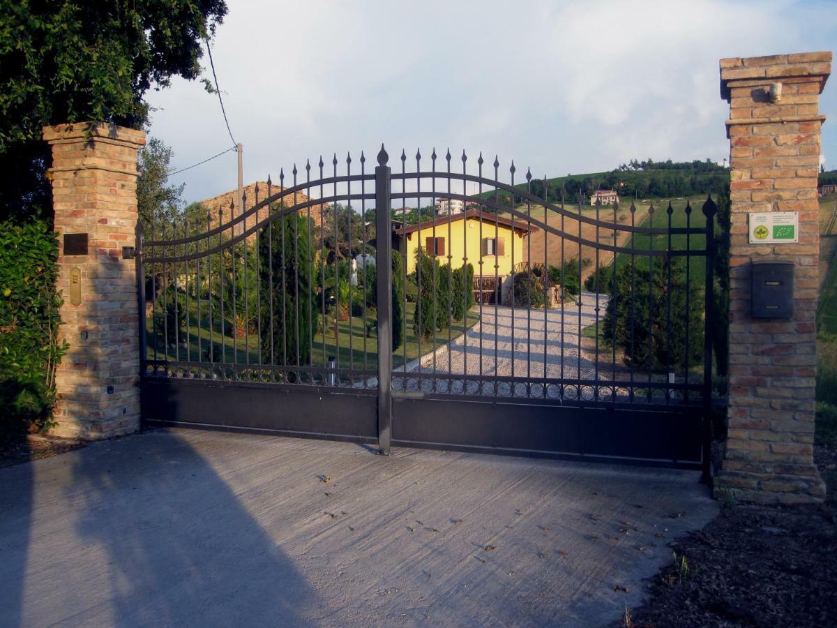Agriturismo Tenuta Santa Maria Notaresco Exteriör bild